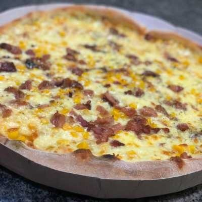 Mussarela, Presunto, Bacon e Milho.