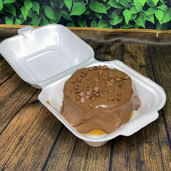 Bolo de cenoura com cobertura de brigadeiro