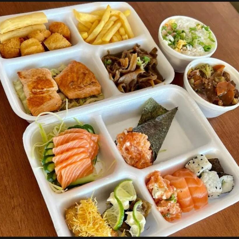 Pratos quentes: 2 rolinho de queijo 2 bolinho de salmao 1 batata frita 1 salmão grelhado 1 yakisoba 1 yakimeshi 1 shimeji. Pratos frios: 6 sashimi variados 2 niguiri 2 sushi jhow 2 hossomaki 2 uramaki 2 hot roll 1 temaki (salmao cru ou salmao grelhado)