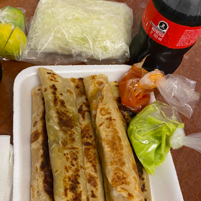 Flauta de bistec ranchero