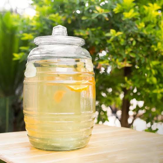 Medio Litro Agua fresca