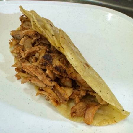 Quesadilla de Maíz con Pastor