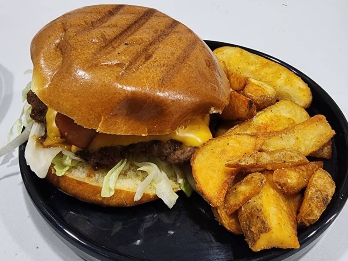 Onigashima TCG & CAFE