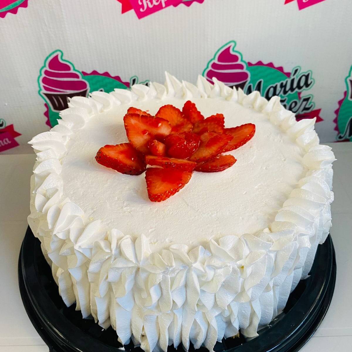 Pastel grande para 15 personas de fresas