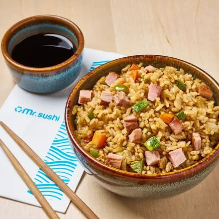 Yakimeshi Arrachera – Arroz Salteado con Arrachera