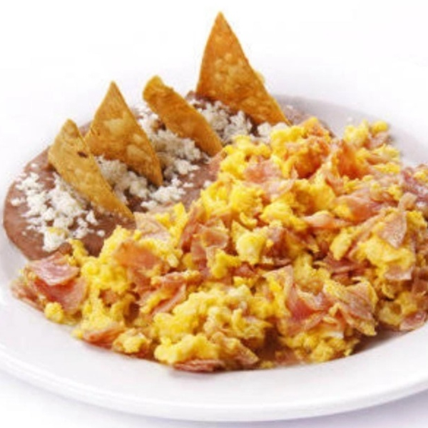 Huevos al Gusto Acompañados con Frijoles
