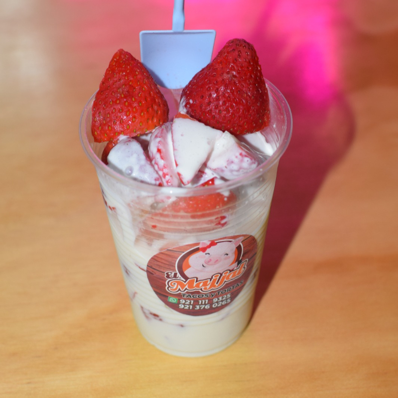 FRESAS NATURALES CON CREMA