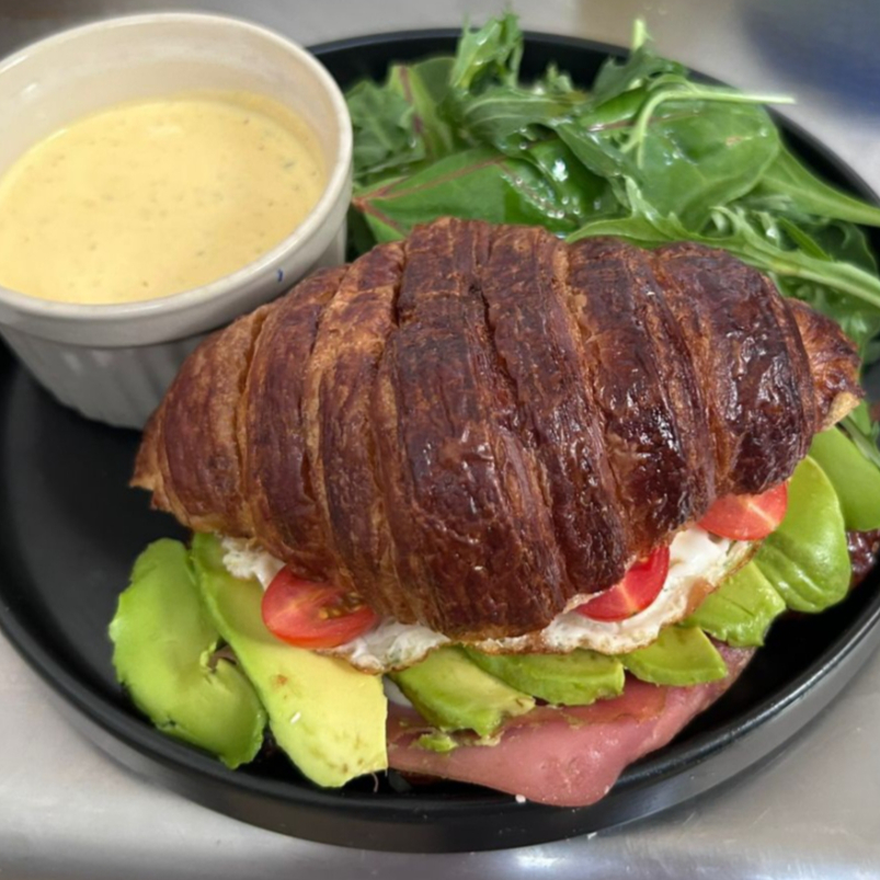 Uki Croissant Especial