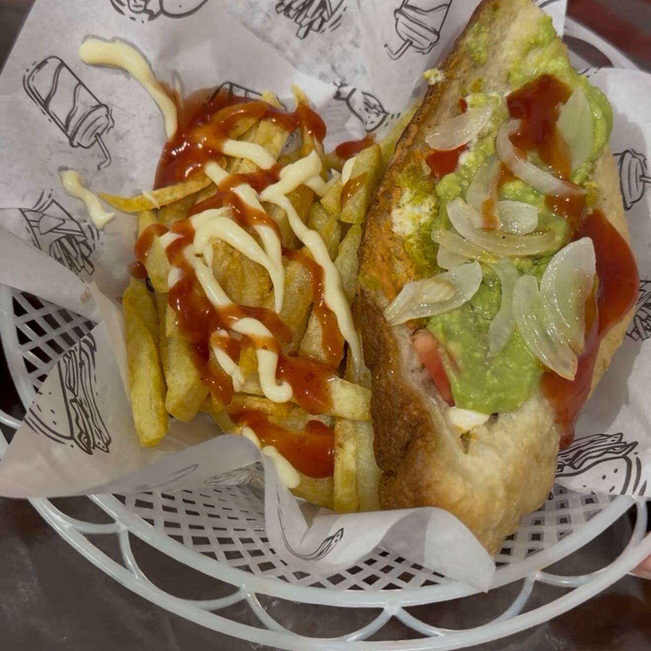 combo Dogo con papas fritas