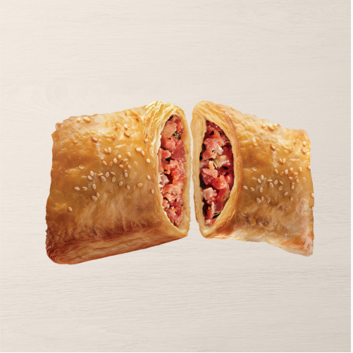 Massa folhada crocante e dourada, recheada calabresa. Uma explosão de sabor a cada mordida.