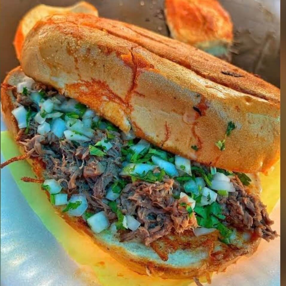 Torta de Birria