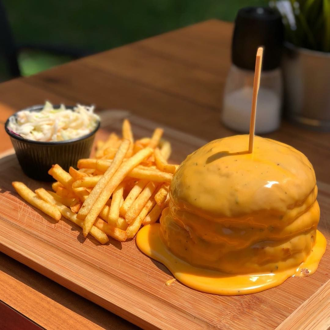 Hamburguesa Especial Bañada Queso