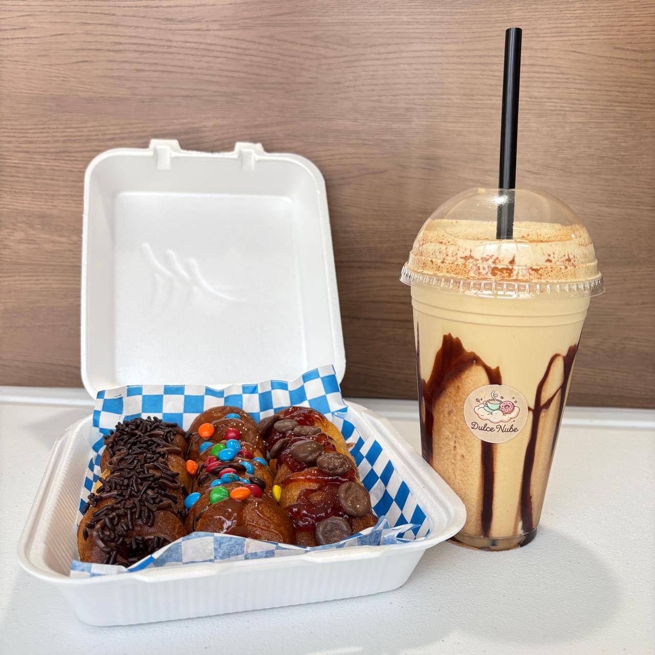 Eskimo De Vainilla + Mini Hotcakes 20pzas. 🥤🥞