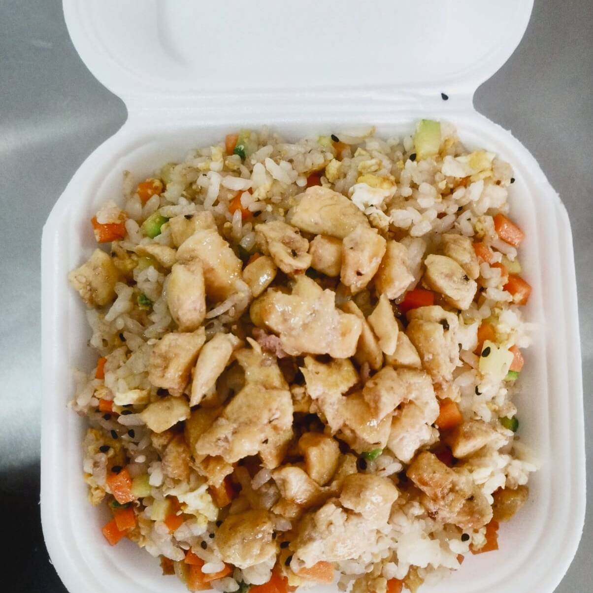 Yakimeshi con Pollo