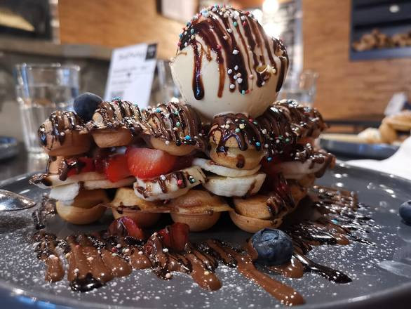 Temptation Waffle & Ice Cream