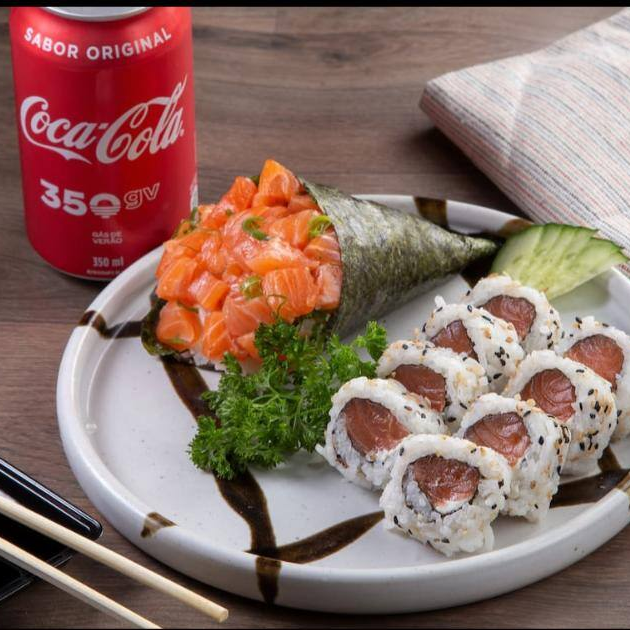 1 temaki cru philadelphia de salmao, 5 uramaki skin e 1 coca lata