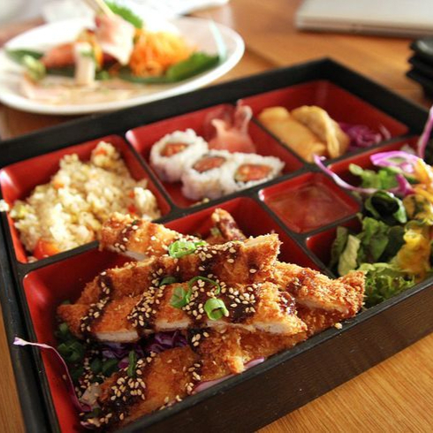 Full Bento Box con Arroz Frito