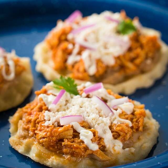 SOPE DE TINGA DE POLLO