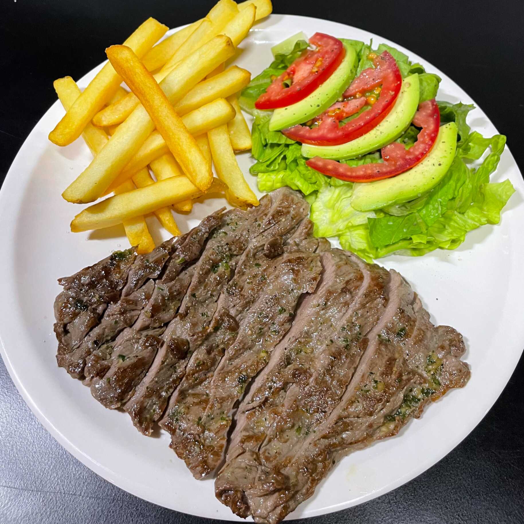 arrachera en mantequilla de chimichurri