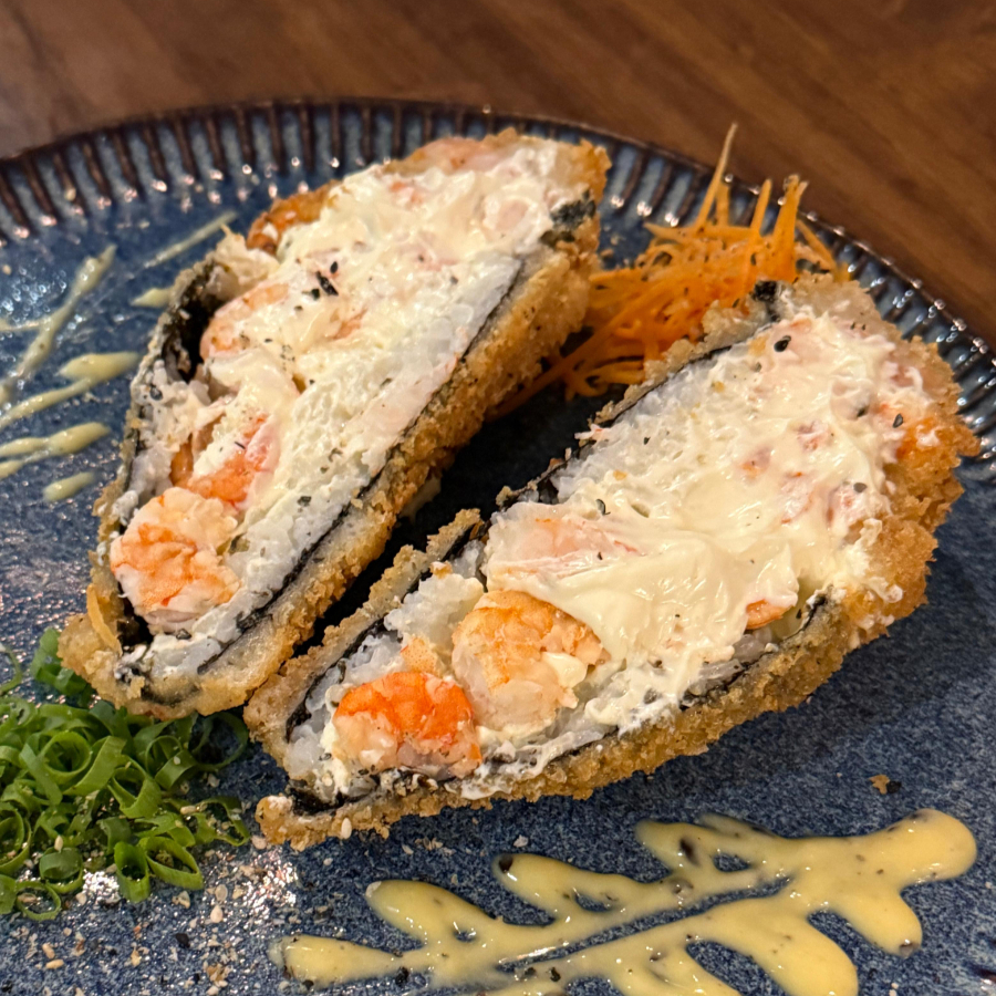 Temaki recheado com camrão, arroz creme cheese todo empanado