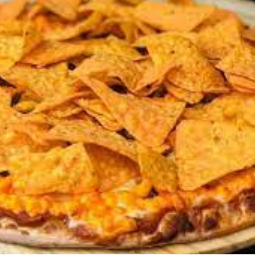 molho,mussarela,anel de cebola empanado,catupiry,cheddar,orégano e azeitonas.