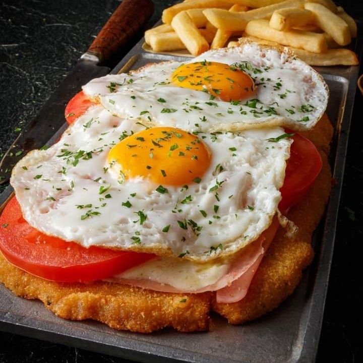Milanesa Pibe Grande Especial + Ensalada + Papas