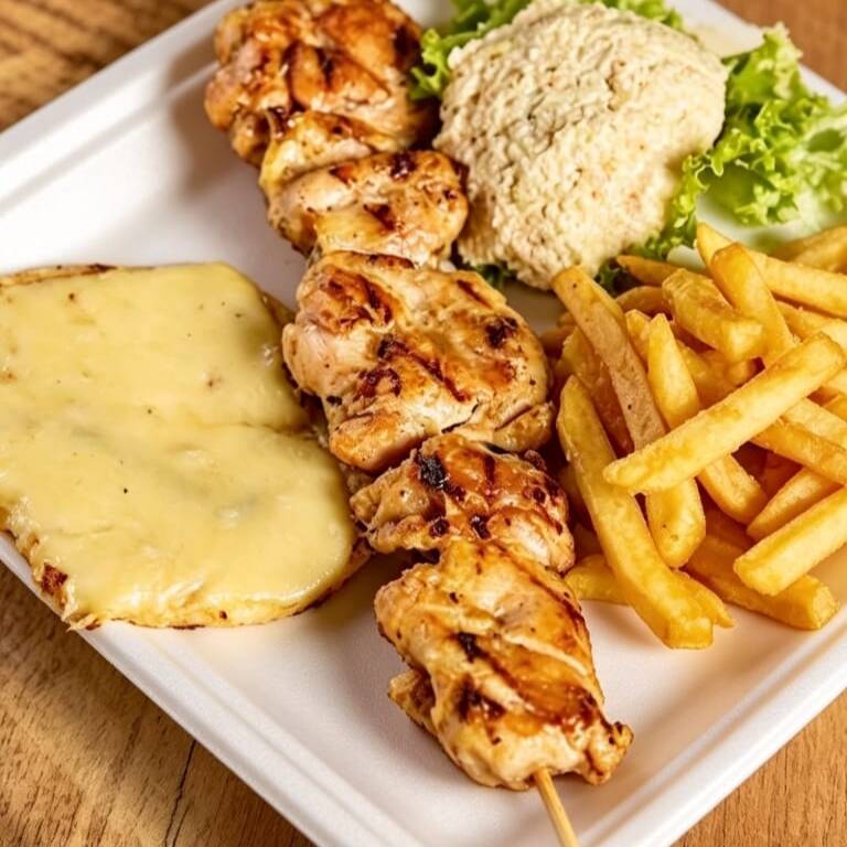 Chuzo de Pollo con Papas