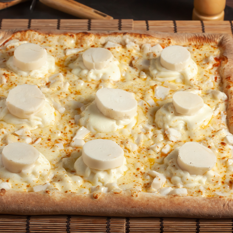 😱 OLHA QUE COMBO! ATÉ 10 fatias de Pizza Quadrada de Palmito Especial + seu refri favorito GELADO POR NOSSA CONTA! 🍕🥤
🌿 Preparada com nosso molho tradicional, palmito em cubos suculentos, coberta com muçarela derretida e finalizada com aquele Catupiry cremoso que derrete na boca! 🤤✨
🥤 Coca-Cola ou Guaraná Antártica — o refri gelado é por nossa conta! Corre antes de acabar! ⚡