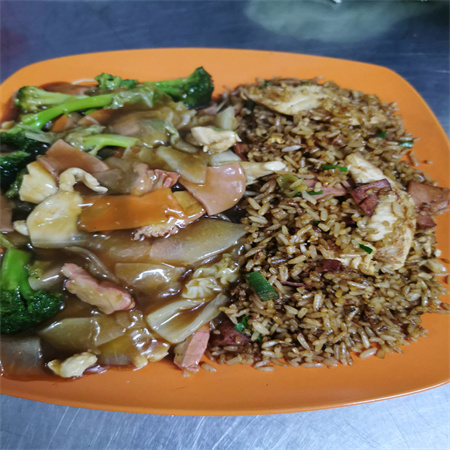 Cantonés con Chop Suey en Salsa