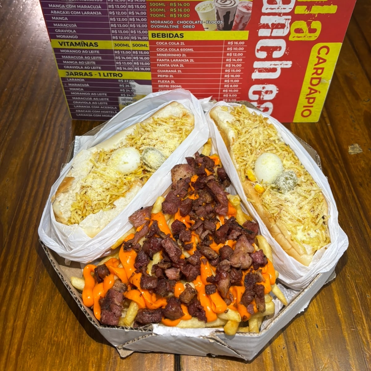 2 hot dog salsicha , batata turbinada e 2 guaramor