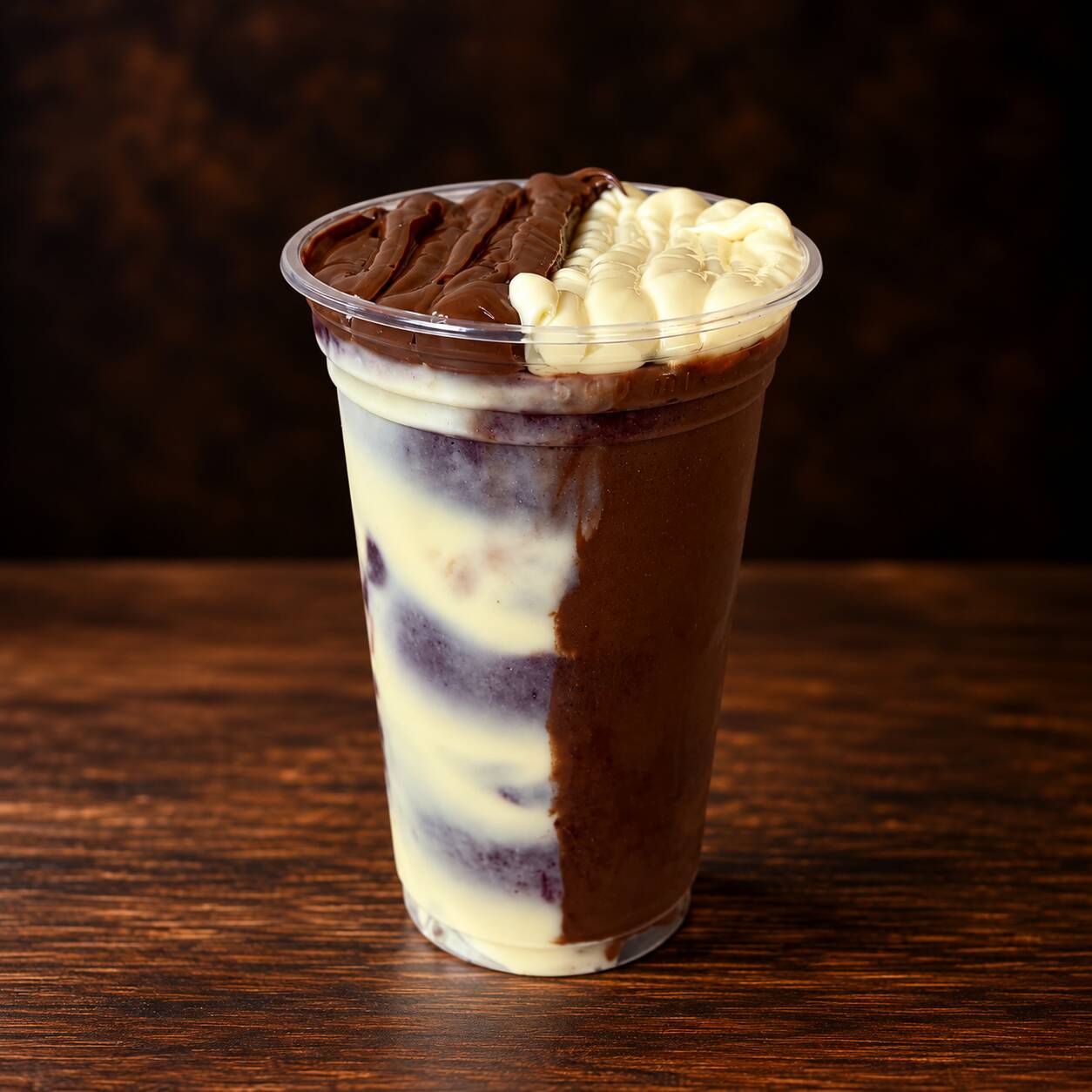 Delicioso açai trufado com creme de ninho e creme de avelã.