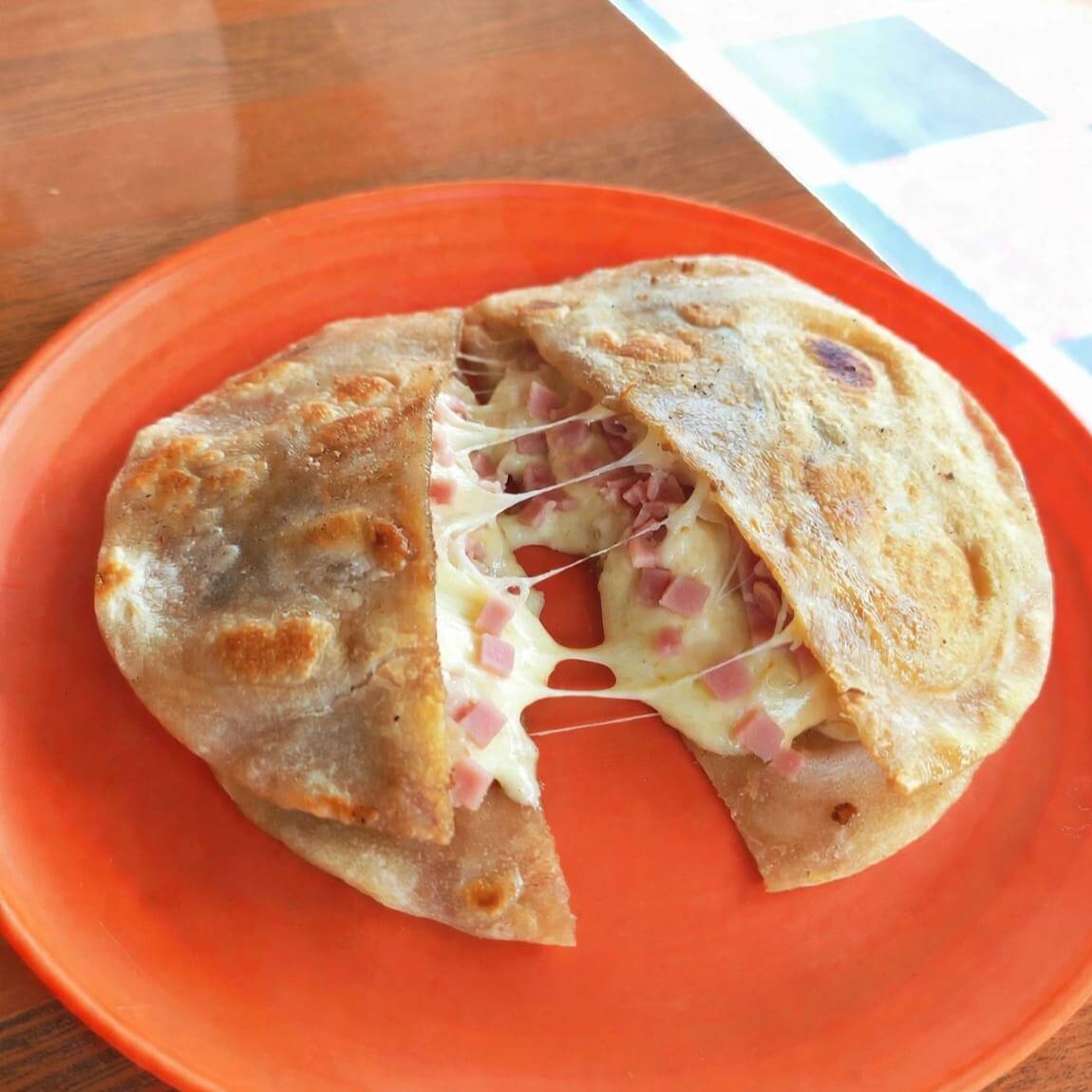Gringa de Jamón con Queso