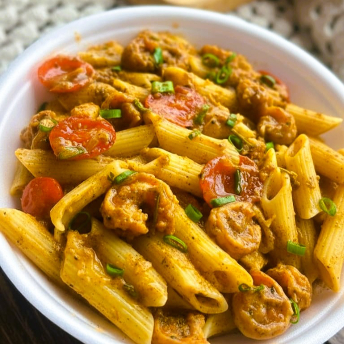 Leve 2 unidades e aproveite esse desconto sensacional! Molho cremoso de camarão com temperos especiais e um toque de leite de coco, trazendo sabor e sofisticação. Ingredientes: massa, molho de camarão, tomate cereja, leite de coco, salsinha. Alérgenos: contém glúten, frutos do mar, lactose. (Aprox. 500g)