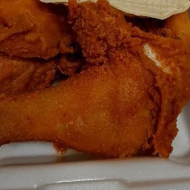 6Alas de pollo frito con papas