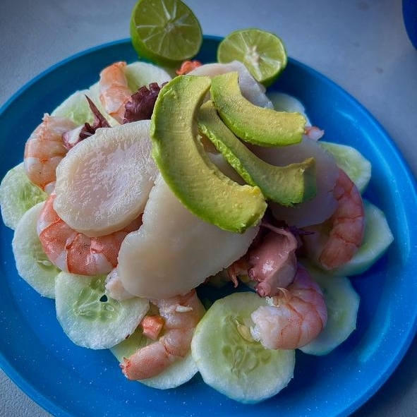 BOTANA EXOTICA DE CAMARON PULPO Y CALLO DE HACHA!