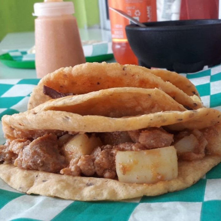 3 Tacos de Maiz + Bebida