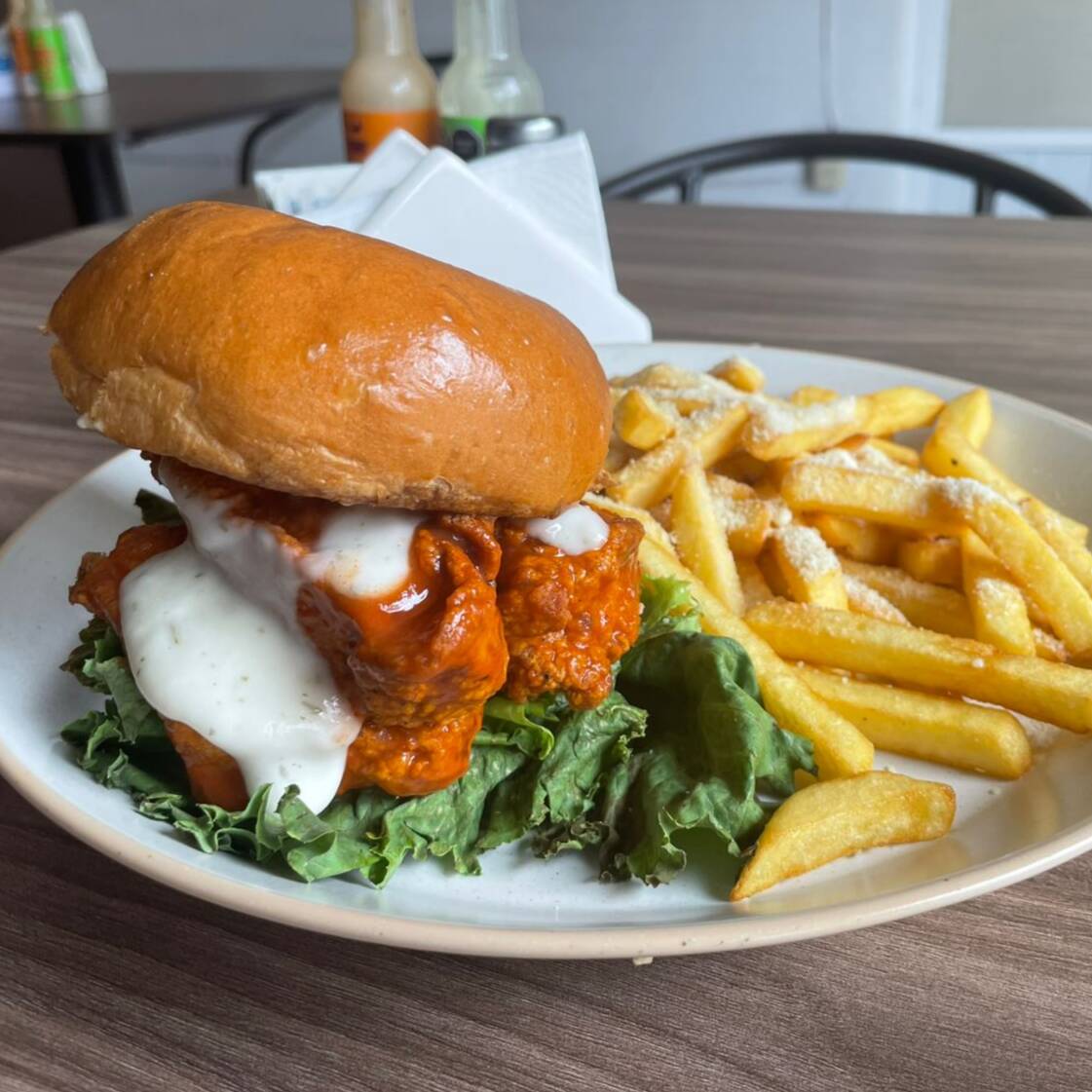 HAMBURGUESA DE BONELESS