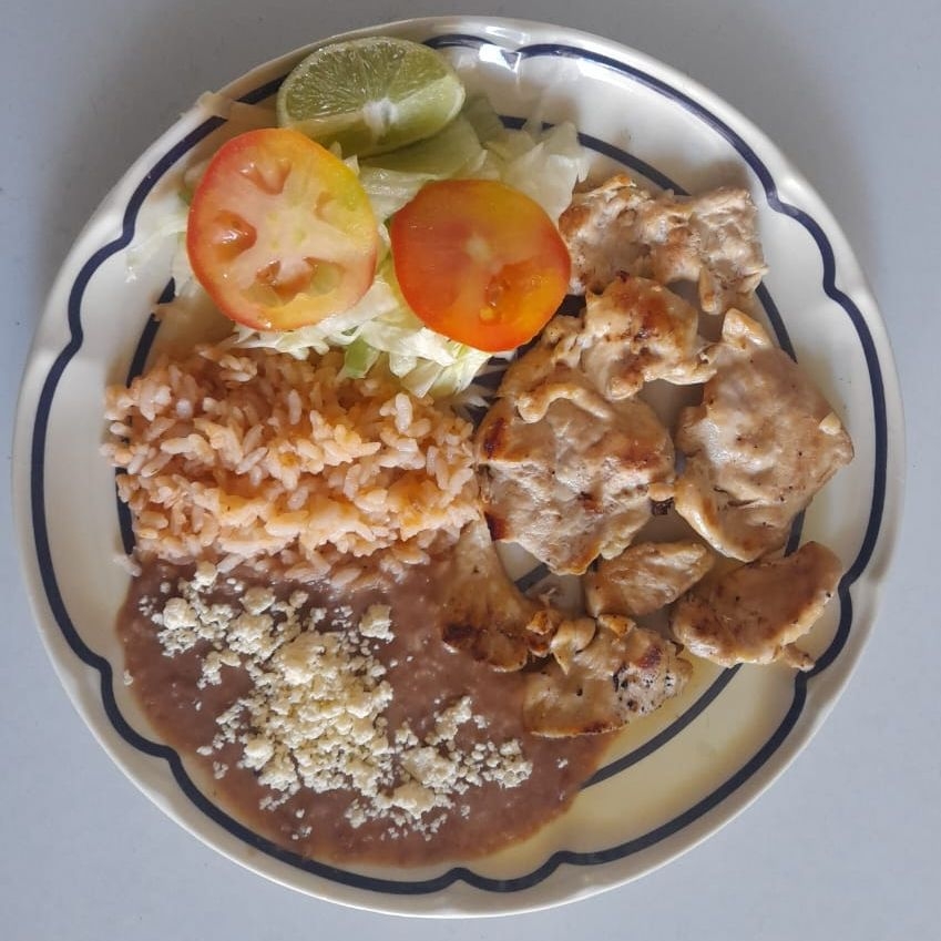Combo-Pechuga a La Plancha+ agua de sabor