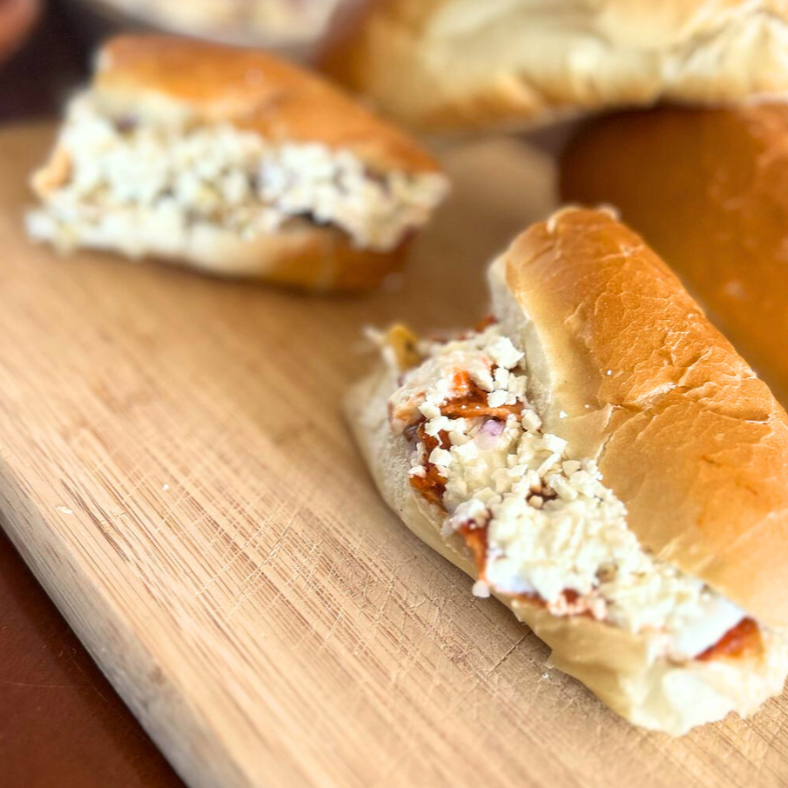 Torta de Chilaquil Salsa Roja