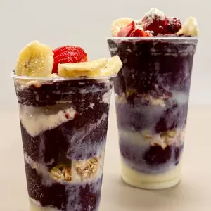 Açaí + 3 complementos grátis.