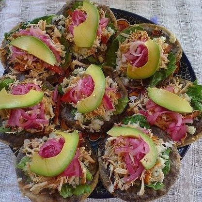 10 Panuchos + 2 Jamaicas 500ml.