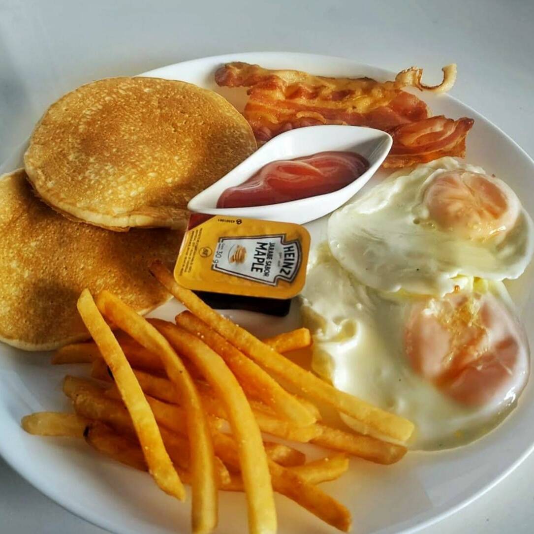 DESAYUNO AMERICANO