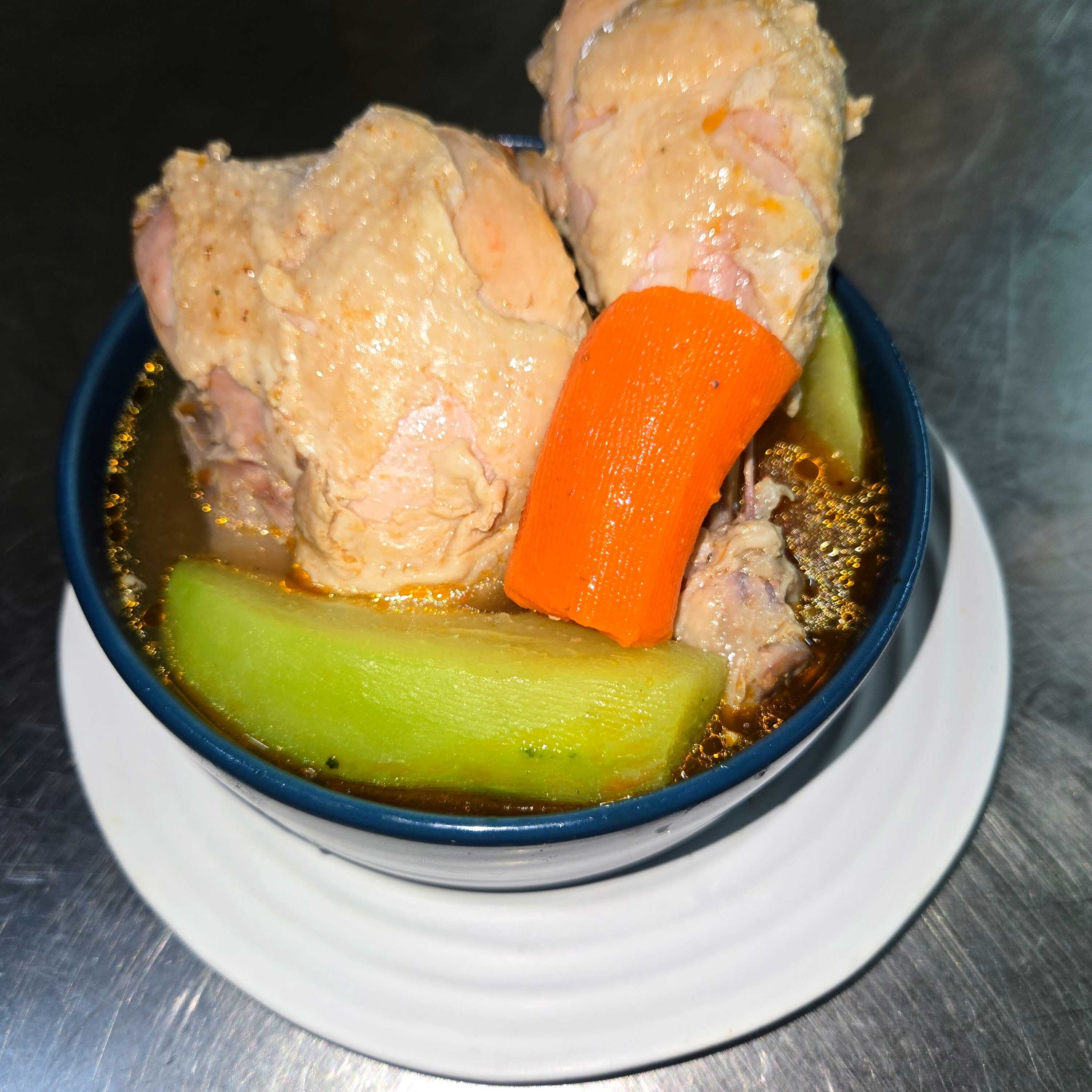 Caldo de Pollo