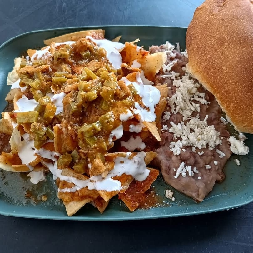 CHILAQUILES CON BISTEC