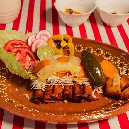 ORDEN DE 6 ENCHILADAS SENCILLAS