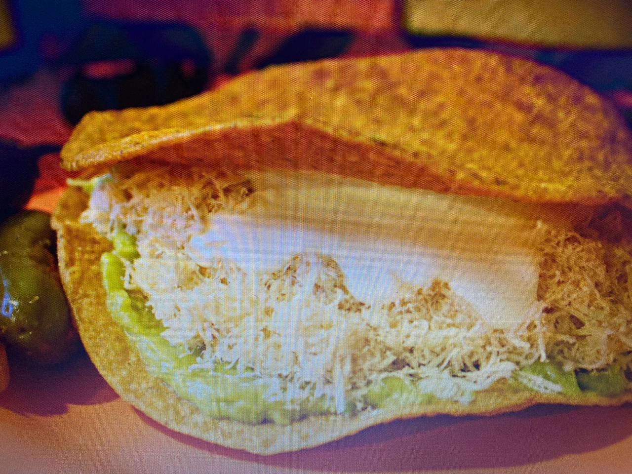 COMBO INDIVIDUAL - Tostada, Consomé y Refresco