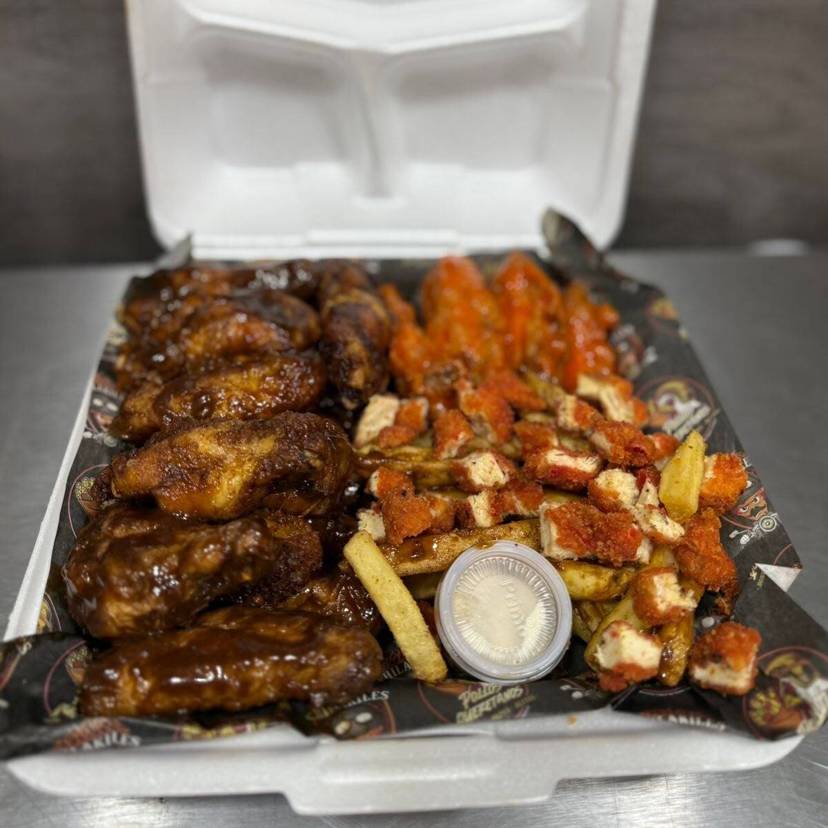 Combo 30 Alitas más 500 g de Boneles