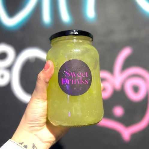 Caipirinha de uva com cachaça, copo de vidro de 600ml.