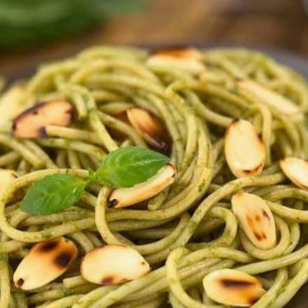 SPAGHETTI CON SALSA PESTO