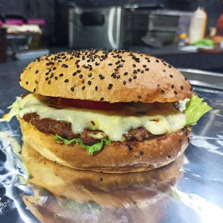 Tres Quesos Burger
